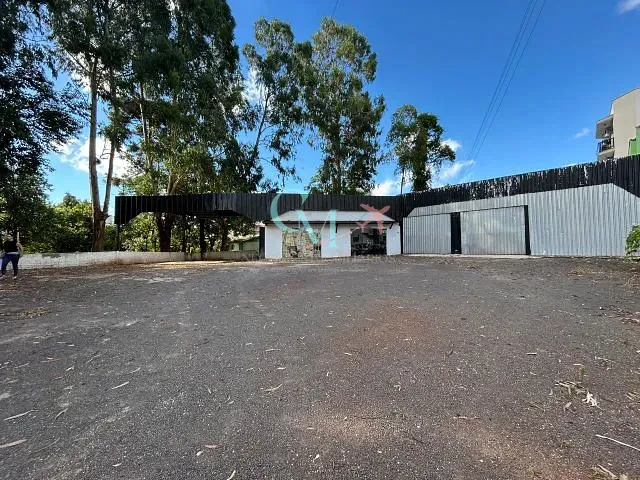 Galpão / Barracão com 800m², à venda ou para alugar, no bairro centro  em Xanxerê