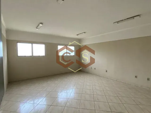 Galpão / Barracão com 1040m², à venda, no bairro Helvétia Country em Salto