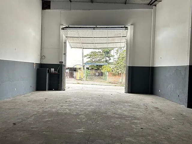Galpão / Barracão para alugar, no bairro Morretes em Itapema