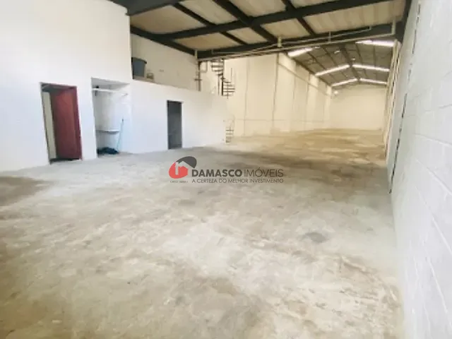 Galpão / Barracão à venda, no bairro Vila Palmares em Santo André