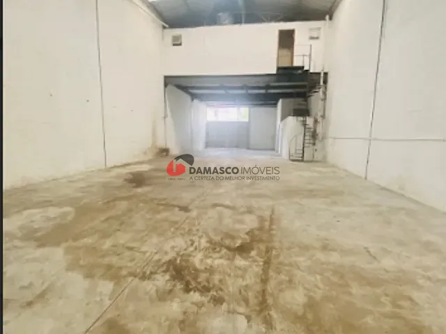 Galpão / Barracão à venda, no bairro Vila Palmares em Santo André