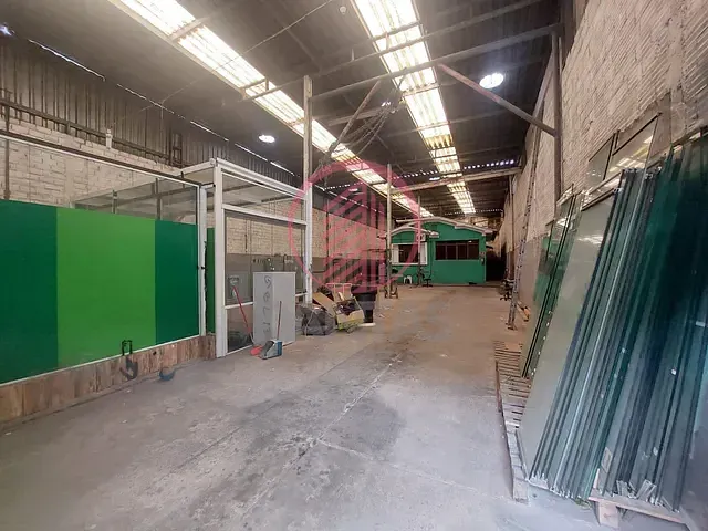Galpão / Barracão com 300m², para alugar, no bairro Presidente Altino em Osasco