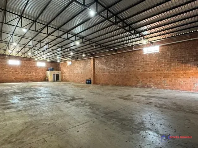 Galpão / Barracão com 600m², para alugar, no bairro Jardim Alvorada em Três Lagoas
