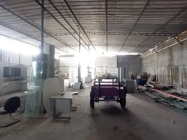 Galpão / Barracão com 600m², para alugar, no bairro Palmeiras  em Camaçari