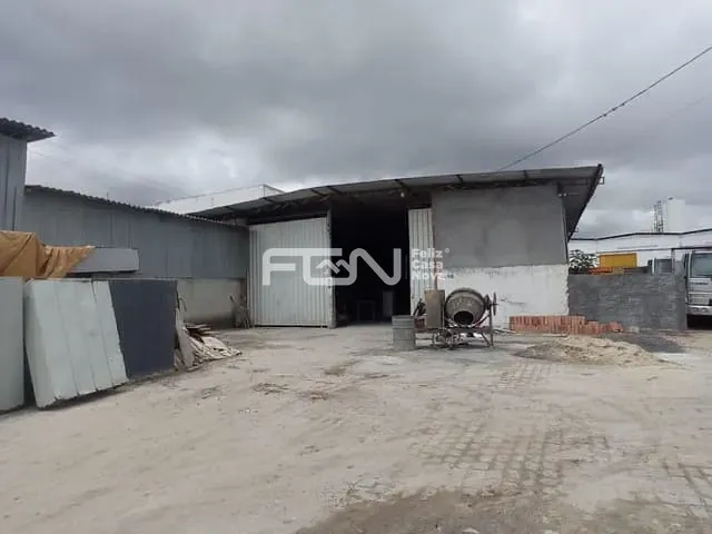 Galpão / Barracão com 600m², para alugar, no bairro Palmeiras  em Camaçari