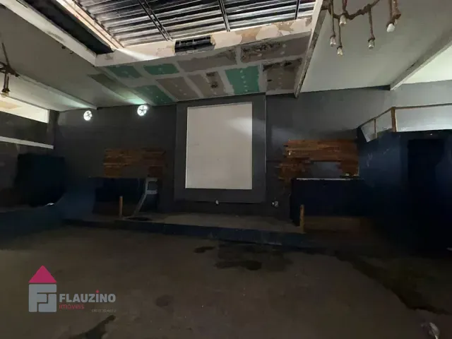 Galpão / Barracão com 320m², à venda ou para alugar, no bairro Chácara Santana em São Paulo