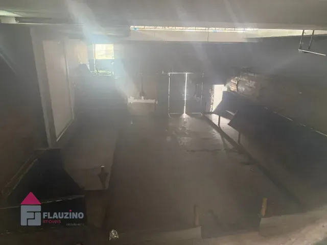 Galpão / Barracão com 320m², à venda ou para alugar, no bairro Chácara Santana em São Paulo