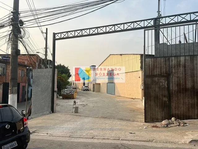 Galpão / Barracão com 715m², para alugar, no bairro Jardim Cumbica em Guarulhos