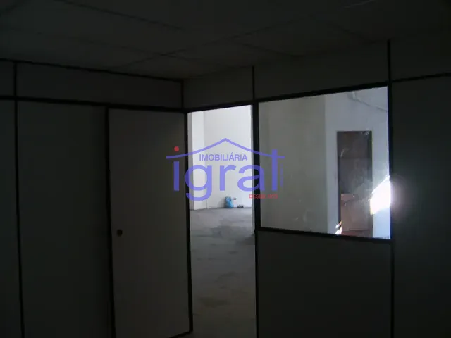Galpão / Barracão com 340m², para alugar, no bairro Jardim Luso em São Paulo