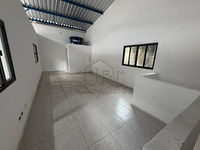 Galpão / Barracão para alugar, no bairro Jardim Sônia Maria em Mauá