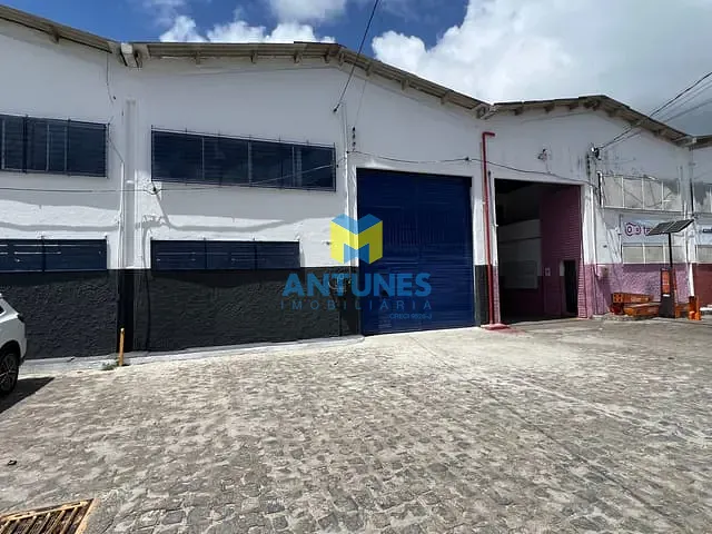 Galpão / Barracão com 500m², para alugar, no bairro Imbiribeira em Recife