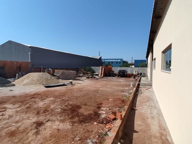 Galpão / Barracão com 1934m², para alugar, no bairro Parque Residencial Manela em Cambé