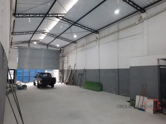 Galpão / Barracão com 200m², para alugar, no bairro Vila Brasilina em São Paulo