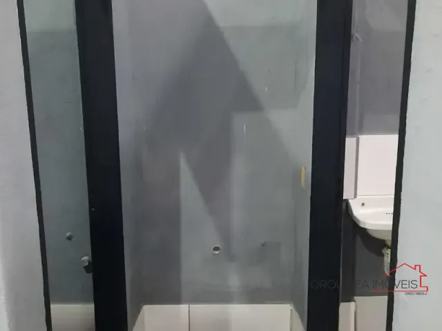 Galpão / Barracão com 200m², para alugar, no bairro Vila Brasilina em São Paulo