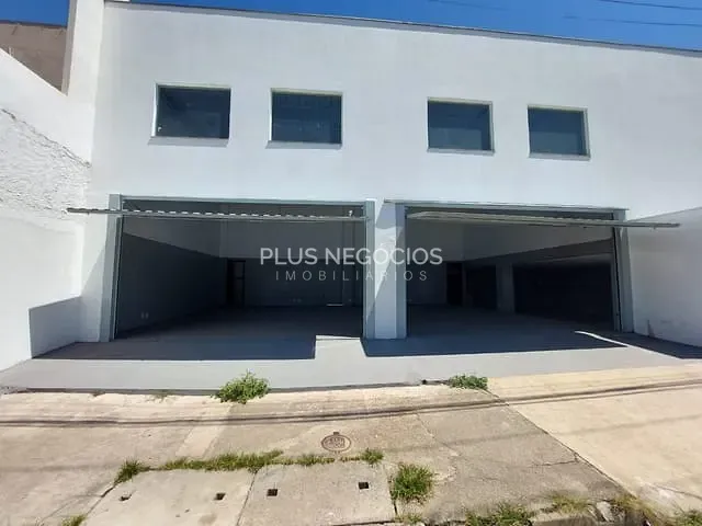 Galpão / Barracão com 200m², para alugar, no bairro Jardim Zulmira em Sorocaba