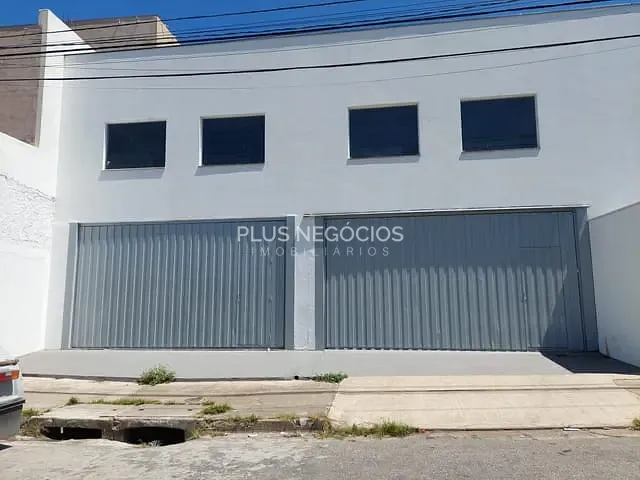 Galpão / Barracão com 200m², para alugar, no bairro Jardim Zulmira em Sorocaba