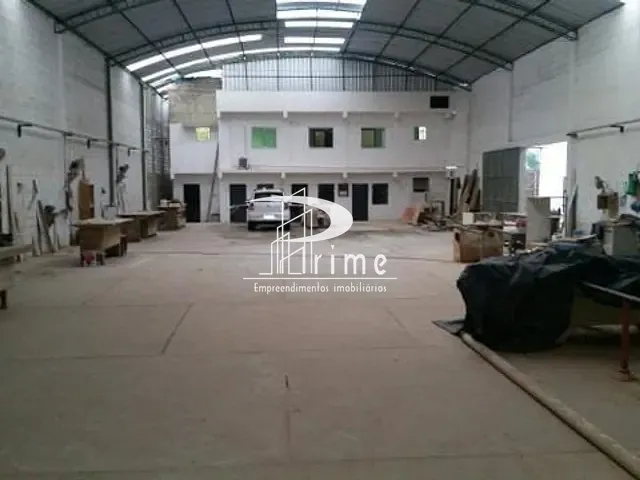 Galpão / Barracão com 1200m², à venda, no bairro Bom Retiro em São Gonçalo