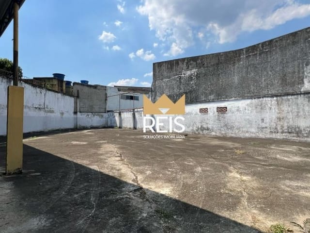 Galpão / Barracão com 980m², à venda, no bairro Senador Camará em Rio de Janeiro