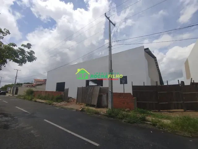 Galpão / Barracão com 960m², para alugar, no bairro Santa Lia em Teresina