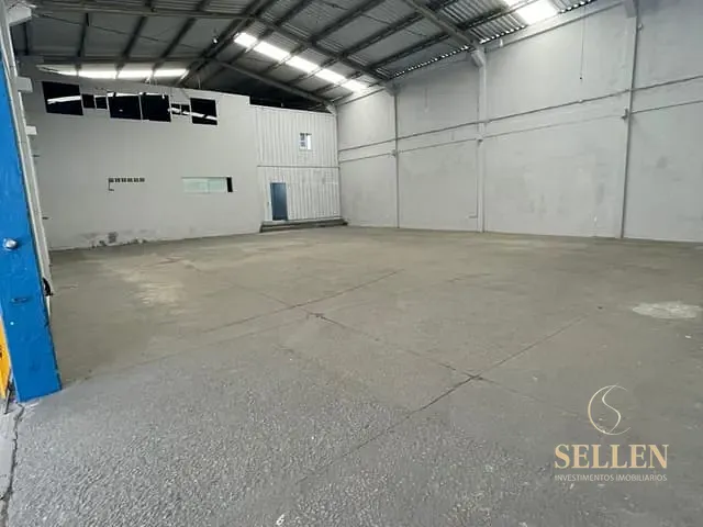 Galpão / Barracão para alugar, no bairro Municípios em Balneário Camboriú