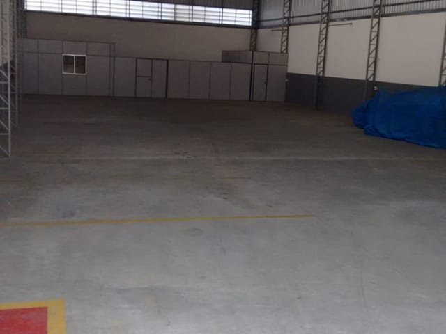 Galpão / Barracão com 636m², para alugar, no bairro Residencial Estoril em Taubaté