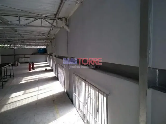 Galpão / Barracão 1 quarto e 3 banheiros, para alugar, no bairro Malhado em Ilhéus