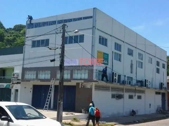 Galpão / Barracão 1 quarto e 3 banheiros, para alugar, no bairro Malhado em Ilhéus