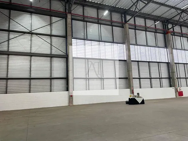 Galpão / Barracão com 510m², para alugar, no bairro Vila Anastácio em São Paulo