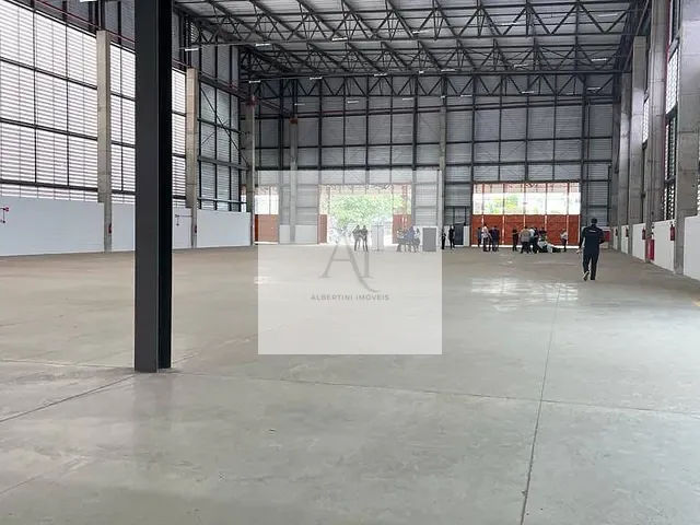 Galpão / Barracão com 510m², para alugar, no bairro Vila Anastácio em São Paulo