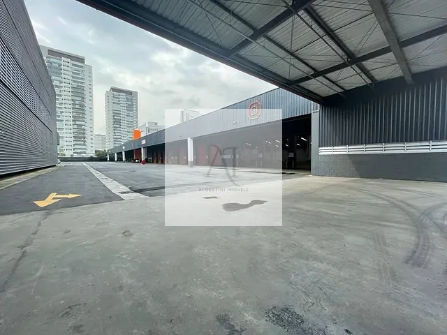 Galpão / Barracão com 510m², para alugar, no bairro Vila Anastácio em São Paulo