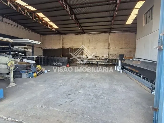 Galpão / Barracão com 480m², para alugar, no bairro Jardim Viena em Sinop