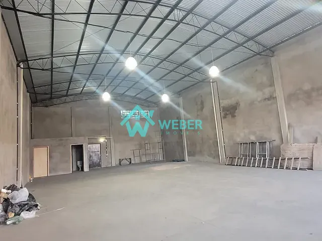 Galpão / Barracão com 360m², para alugar, no bairro Rondônia em Novo Hamburgo