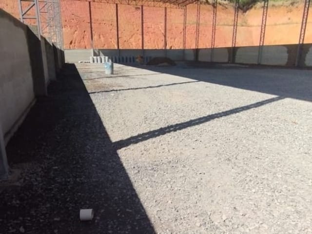 Galpão / Barracão com 8500m², para alugar, no bairro Água Comprida em Água Comprida
