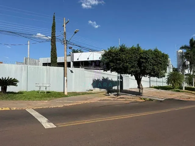 Galpão / Barracão com 1600m², para alugar, no bairro Coronel Antonino em Campo Grande