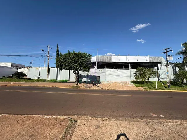 Galpão / Barracão com 1600m², para alugar, no bairro Coronel Antonino em Campo Grande