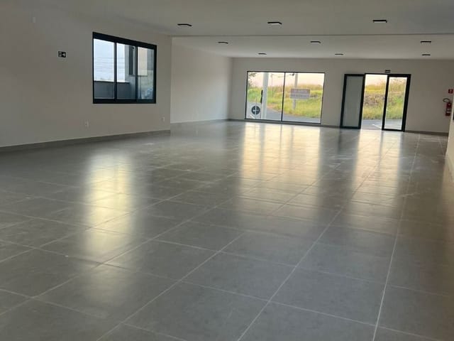 Galpão / Barracão com 300m², para alugar, no bairro Terras de São José em São João da Boa Vista