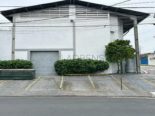 Galpão / Barracão com 2065m², para alugar, no bairro Vila Santo Antônio em São Paulo