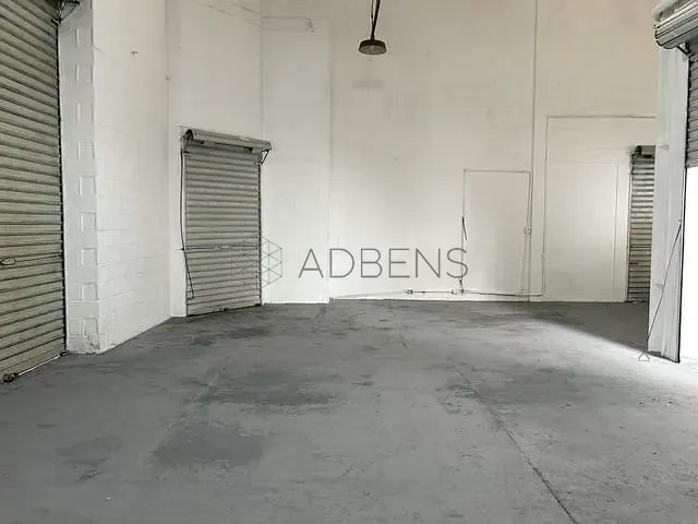 Galpão / Barracão com 2065m², para alugar, no bairro Vila Santo Antônio em São Paulo