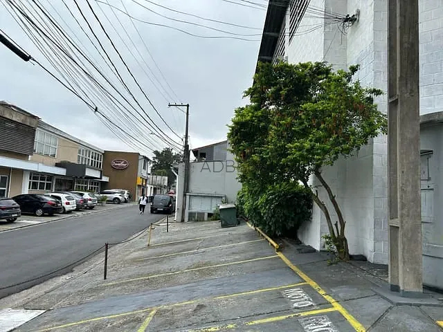 Galpão / Barracão com 2065m², para alugar, no bairro Vila Santo Antônio em São Paulo