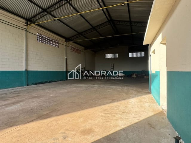 Galpão / Barracão com 540m², para alugar, no bairro Nucleo Habitacional Adriano Correia em Apucarana