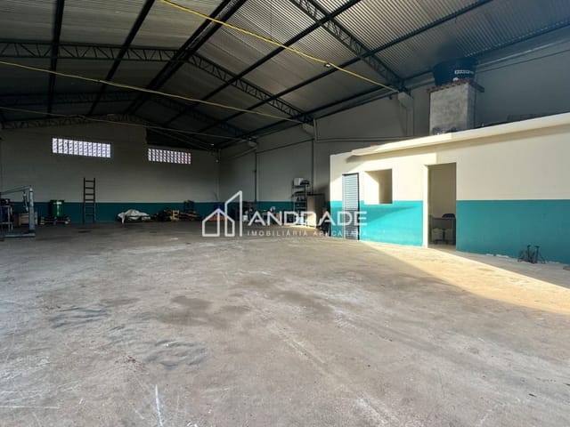Galpão / Barracão com 540m², para alugar, no bairro Nucleo Habitacional Adriano Correia em Apucarana