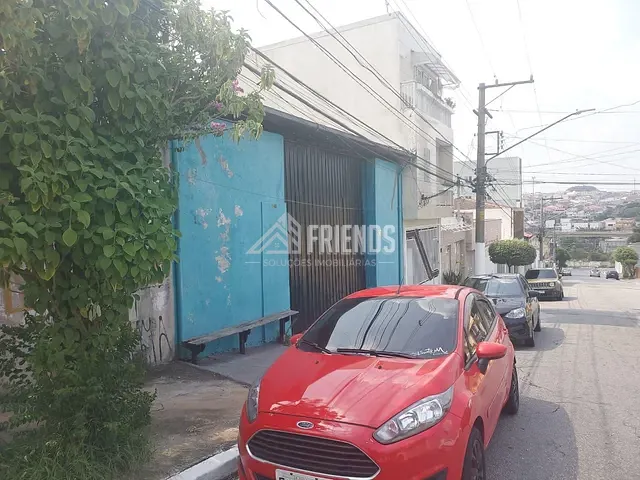 Galpão / Barracão com 250m², para alugar, no bairro Vila Ivg em São Paulo