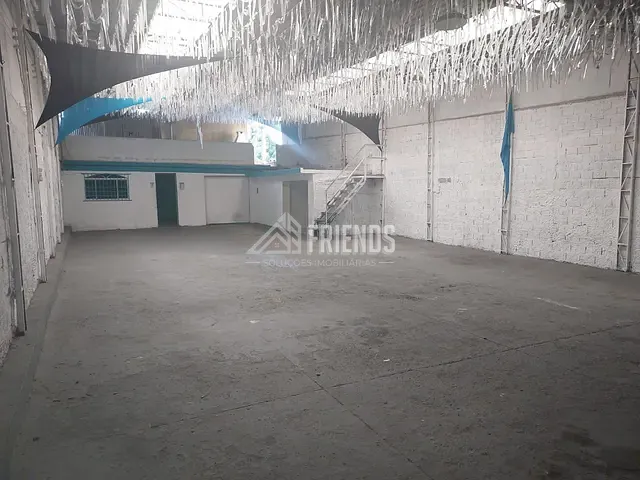 Galpão / Barracão com 250m², para alugar, no bairro Vila Ivg em São Paulo