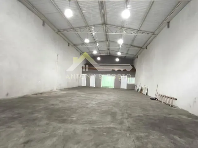 Galpão / Barracão com 300m², à venda, no bairro Jardim São Geraldo em Guarulhos