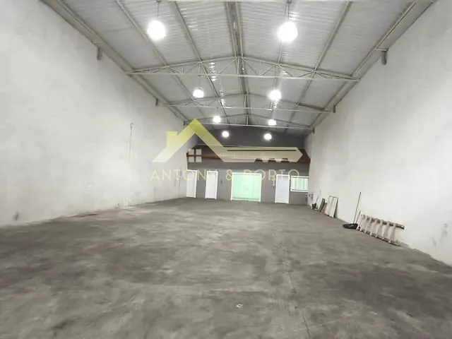 Galpão / Barracão com 300m², à venda, no bairro Jardim São Geraldo em Guarulhos
