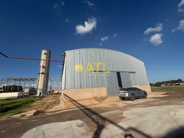 Galpão / Barracão com 700m², para alugar, no bairro Distrito Industrial Doutor Hélio Silva em Ourinhos