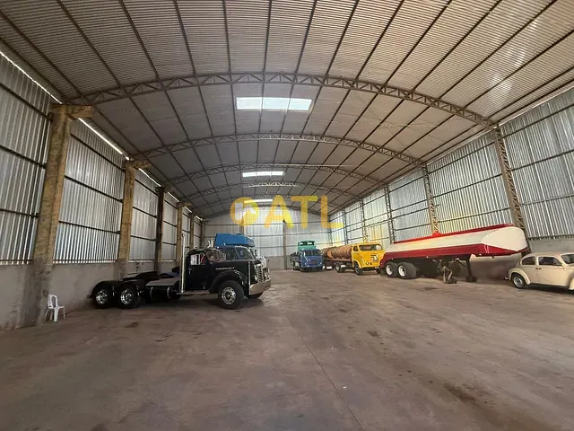 Galpão / Barracão com 700m², para alugar, no bairro Distrito Industrial Doutor Hélio Silva em Ourinhos