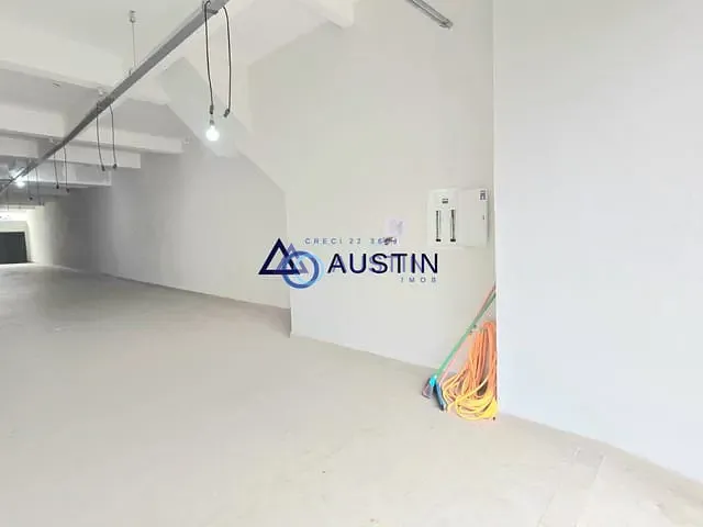 Galpão / Barracão com 270m², para alugar, no bairro Pinheiros em São Paulo