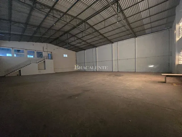 Galpão / Barracão com 812m², à venda ou para alugar, no bairro Joapiranga em Valinhos