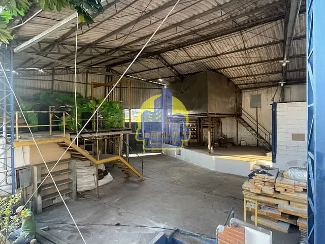 Galpão / Barracão com 423m², para alugar, no bairro Jardim Monte Alegre em São Paulo